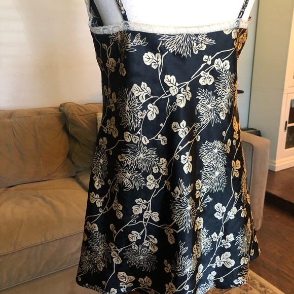 Victoria’s Secret gold and black nightie-Medium - Picture 2 of 6